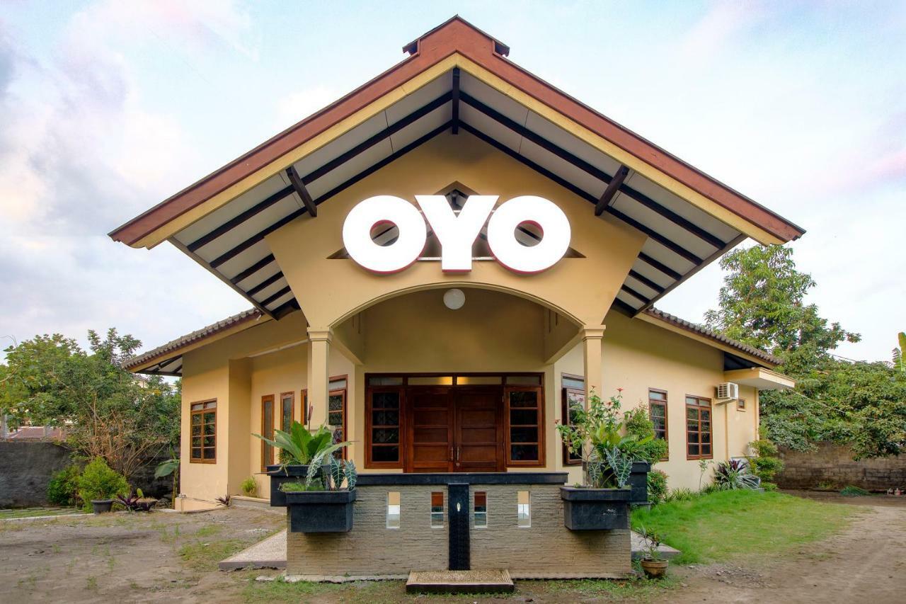 Oyo 1195 The Doctor'S Guest House Syariah Kejayan Exterior photo